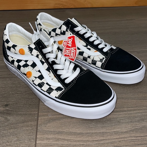 Vans Other - NIB unisex men’s size 10 Vans Old Skool daisy shoes